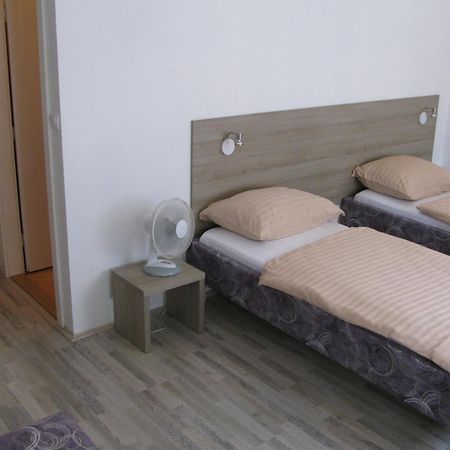 Guest House Villa Herbarium Славонски брод Стая снимка