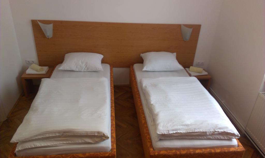 Guest House Villa Herbarium Славонски брод Стая снимка