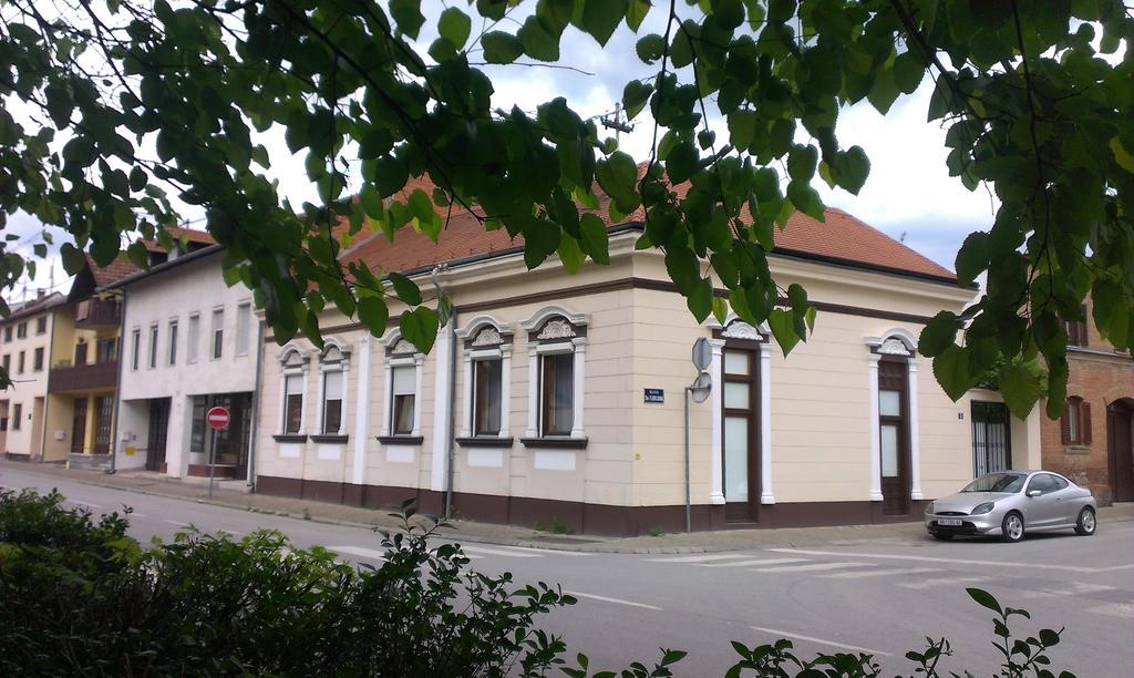 Guest House Villa Herbarium Славонски брод Стая снимка