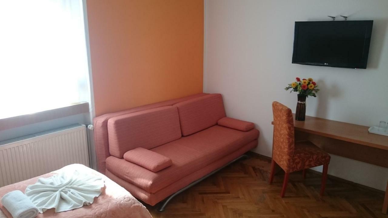 Guest House Villa Herbarium Славонски брод Екстериор снимка